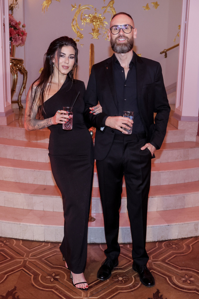 FOTO: Krásky na Playboy party. – stránka 21