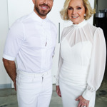 Kadeřník Tomáš Arsov se svou věrnou klientkou Helenou Vondráčkovou.