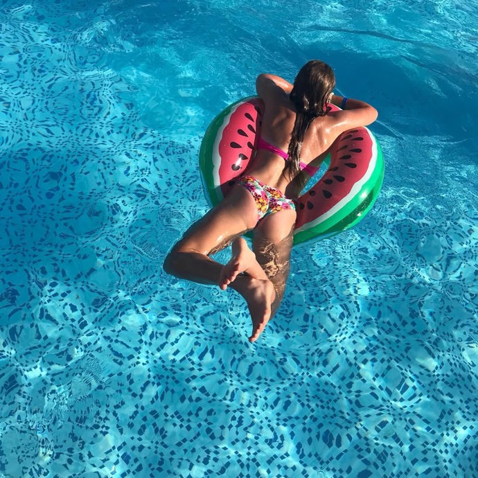 FOTO: Česká reprezentantka navíc dokazuje, že jí nechybí smysl pro humor a na sociálních sítích ráda používá i dvojsmysly. – stránka 6