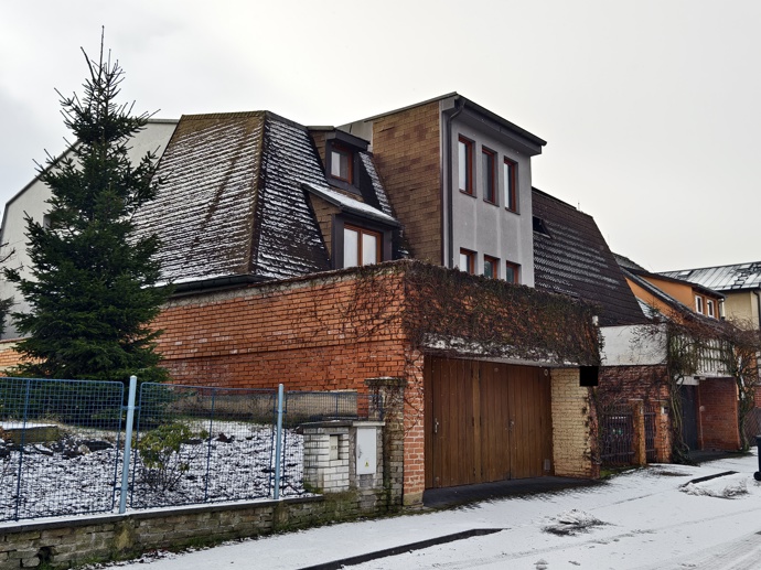 FOTO: Nový dům Ornelly Koktové. – stránka 30