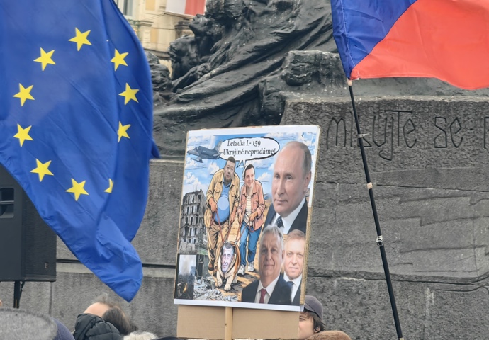 FOTO: Lidé kritizovali ruské představitele. – stránka 21