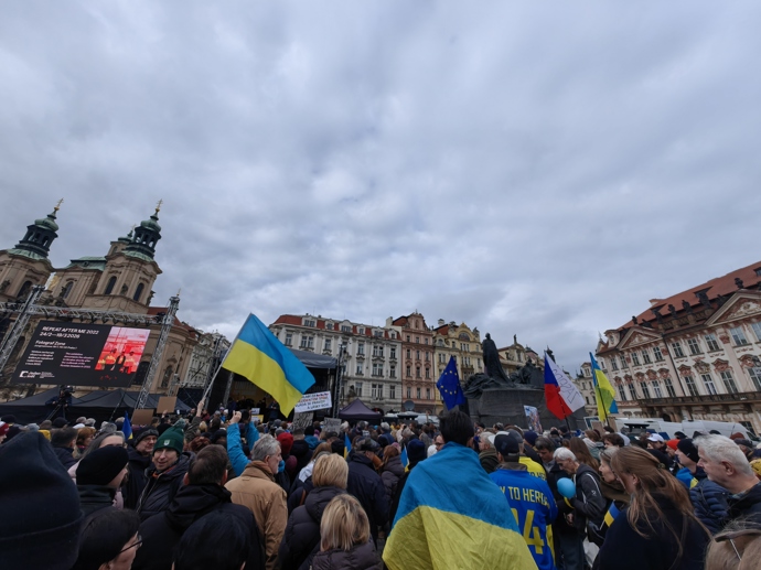 FOTO: Demonstrace na Staroměstském náměstí – stránka 17