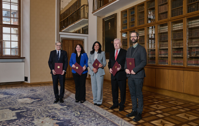 FOTO: Univerzita Karlova podepsala smlouvu s The Kellner Family Foundation.