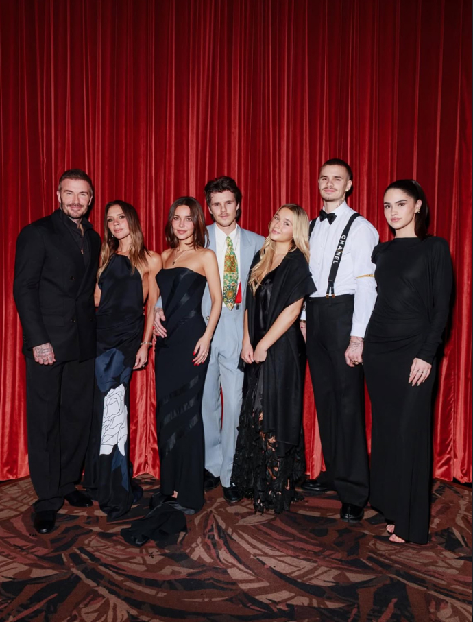 FOTO: Rodina Beckhamových oslavila 21. narozeniny Cruze. – stránka 4