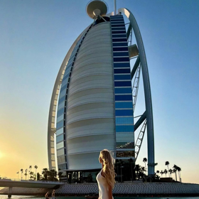 Podle zdroje eXtra.cz táhne veškeré finanční náklady na chod i údržbu domu výhradně její manžel.