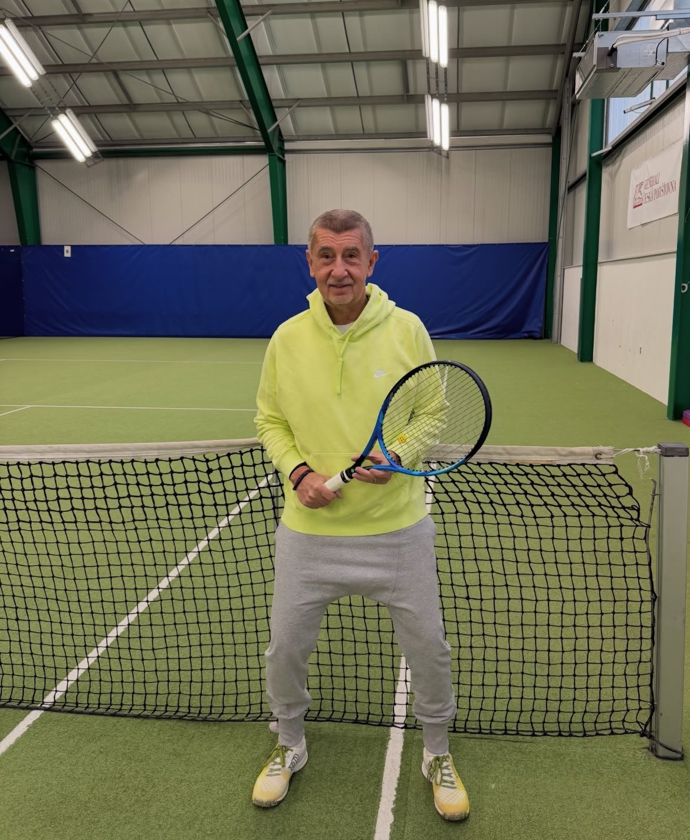 FOTO: Andrej Babiš začal hrát tenis. – stránka 7