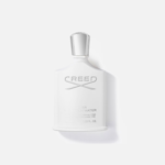 Osvěžující parfém Silver Mountain Water od značky Creed představuje čistou kompozici, která se otevírá povzbuzujícím citrusovým výbuchem bergamotu a mandarinky, evokujícím svěžest horského vzduchu. Následně se rozvíjí srdce tvořené čajovými tóny a čistým ozonickým akordem. Základ z jemného santalového dřeva a pižma ukotvuje vůni a dodává jí univerzální charakter.  Parfém seženete od 4200 Kč.