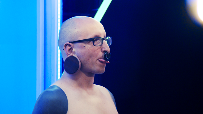 FOTO: Vybírat bude mezi výrazně potetovanými alfa samci. – stránka 47