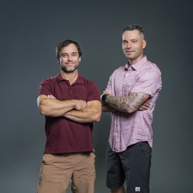 Vavřinec Hradilek s cyklistou Tomášem Slavíkem.