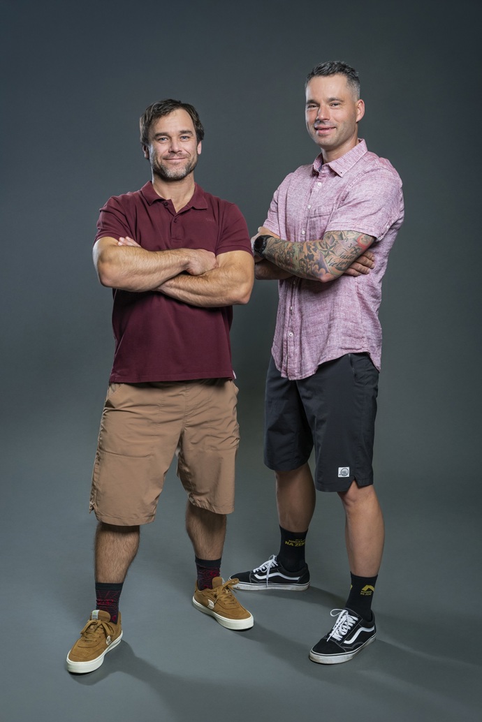 FOTO: Vavřinec Hradilek s cyklistou Tomášem Slavíkem. – stránka 113