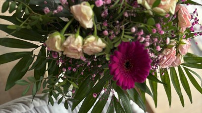 FOTO: Moderátorka Karolína Hošek porodila.