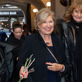 Její nejlepší kamarádkou byla zpěvačka Hana Zagorová.