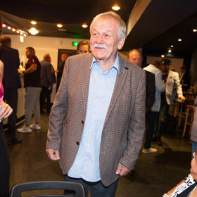 Kdysi se "dvořil" Dádě Patrasové. Když souhlasila s pozváním na rande, vypařil se.