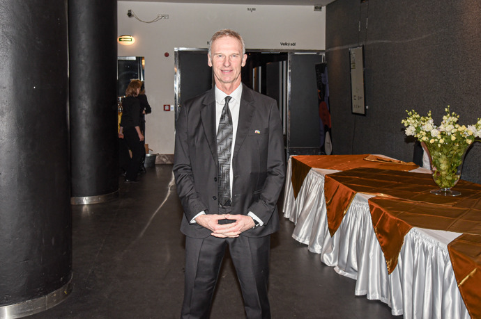 FOTO: Bývalý hokejista Dominik Hašek. – stránka 9