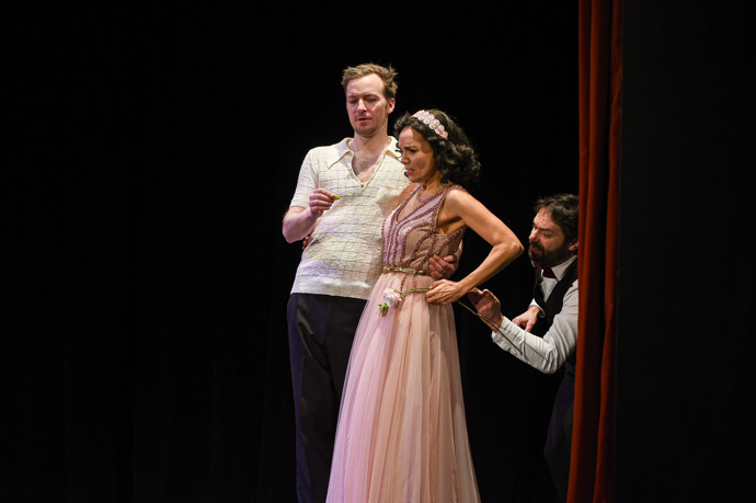 FOTO: Lucii Vondráčkové to velice slušelo. – stránka 11