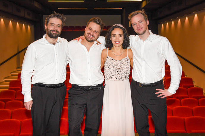 FOTO: Lucie Vondráčková zazářila na pódiu. – stránka 15