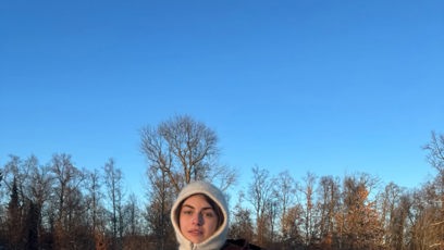 FOTO: V normální životě modelka se v teple příliš dlouho neohřála.