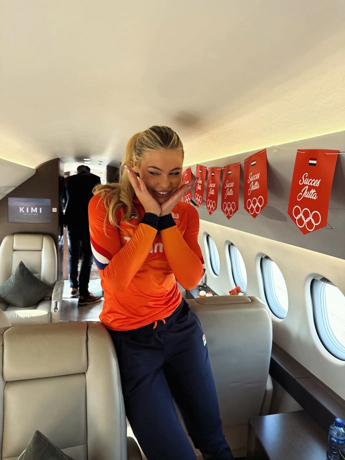 FOTO: Jutta doletěla do Milána soukromým tryskáčem. – stránka 1