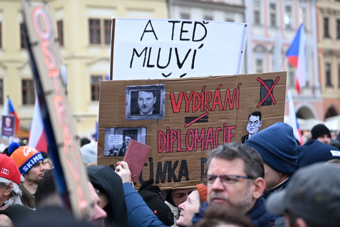FOTO: Demonstrace v centru Prahy na podporu prezidenta Petra Pavla. – stránka 99