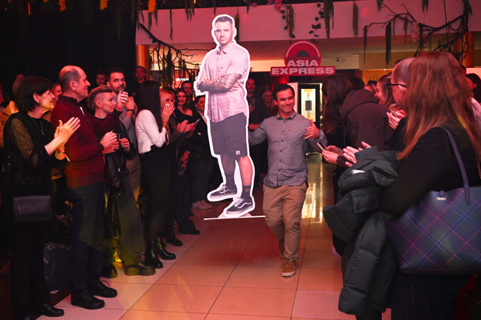 FOTO: Vavřinec Hradilek míří do reality show Asia Express. – stránka 64