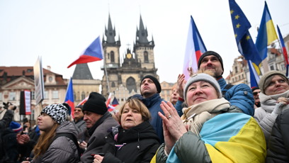 FOTO: Tisíce lidí dorazili podpořit Petra Pavla.