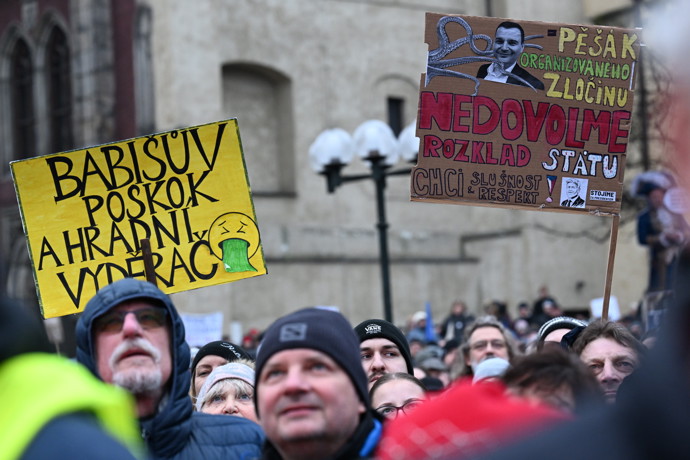 FOTO: Demonstrace je v plném proudu. – stránka 29