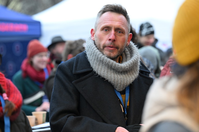 FOTO: Jan Tuna dorazil podpořit Petra Pavla. – stránka 1