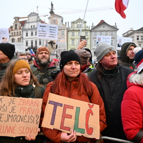 Demonstrace Milion chvilek pro demokracii přilákala řadu lidí.