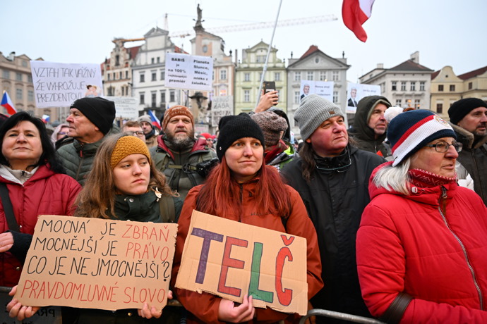 FOTO: Demonstrace Milion chvilek pro demokracii přilákala řadu lidí. – stránka 19