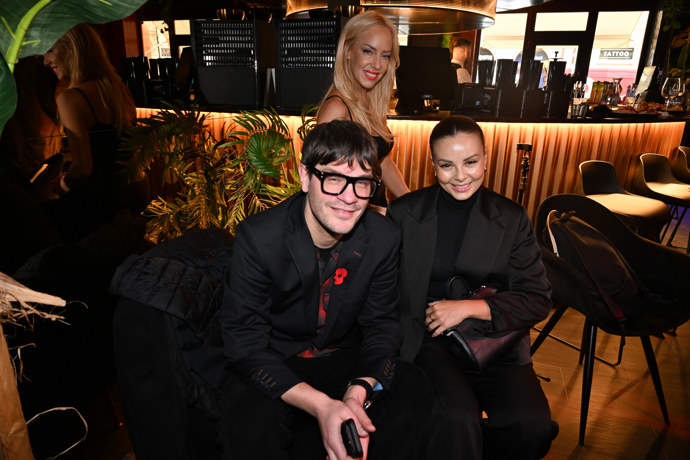 FOTO: David Kraus. Kate Matl a Monika Bagárová. – stránka 9