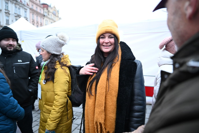 FOTO: Jitka Čvančarová s úsměvem od ucha k uchu. – stránka 4