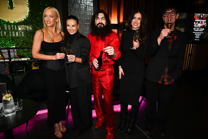 FOTO: Zpěváci a umělci koncertu Onestage. – stránka 1