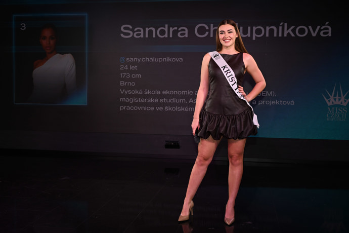 FOTO: Kristýna Kučerová. – stránka 45