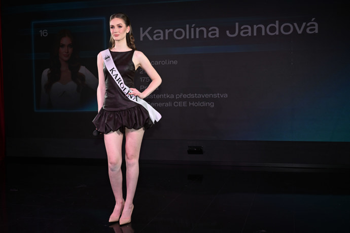 FOTO: Karolína Jandová. – stránka 31