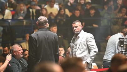 FOTO: Karlos Vémola musí stále nosit kovovou fixaci.