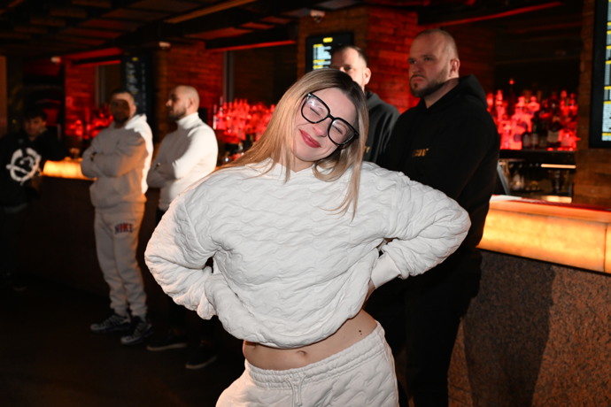 FOTO: Krásná Dominika Elischerová alias Mína. – stránka 44