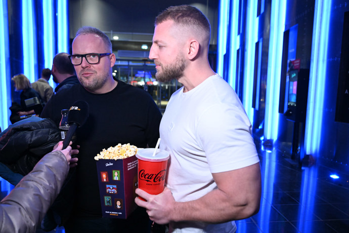 FOTO: Miloš se podělil o to, jak v Asii bojoval s nedostatkem cigaret.