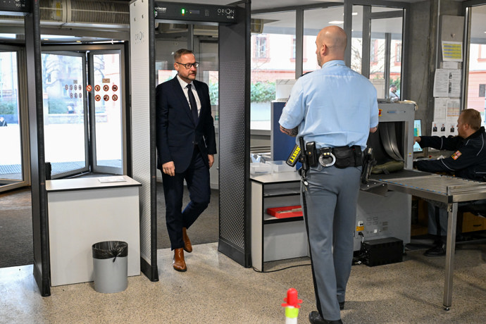 FOTO: Jan Souček u Obvodního soudu pro Prahu 4. – stránka 19