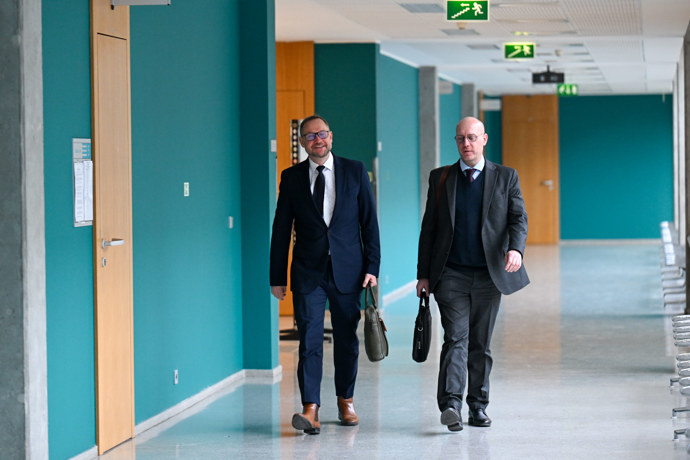 FOTO: Jan Souček u Obvodního soudu pro Prahu 4. – stránka 14