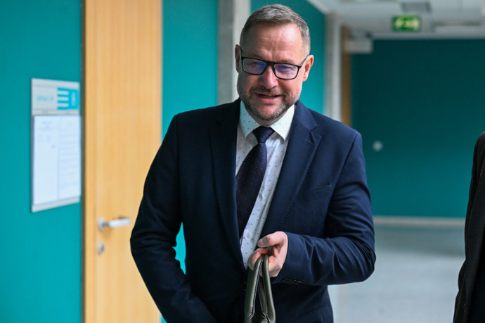 FOTO: Jan Souček u Obvodního soudu pro Prahu 4. – stránka 11