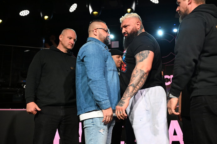 FOTO: Alex Cverna na závěrečné tiskové konferenci Clashe 15. – stránka 30