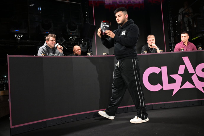 FOTO: Samir Margina si na Tadeáše vzal urnu. – stránka 23