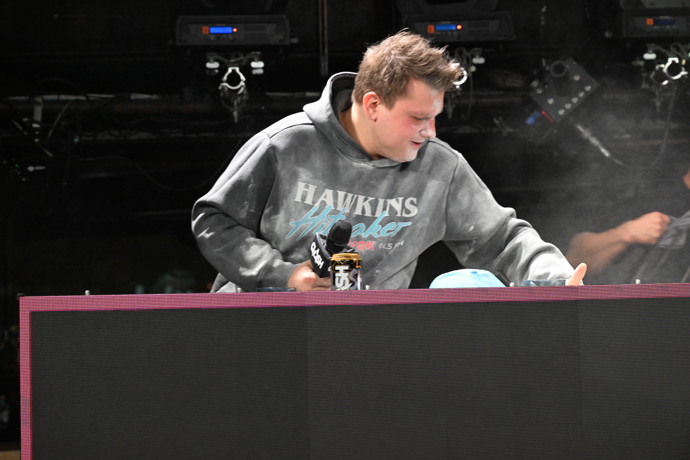 FOTO: Tadeáš Veselý to schytal. – stránka 14