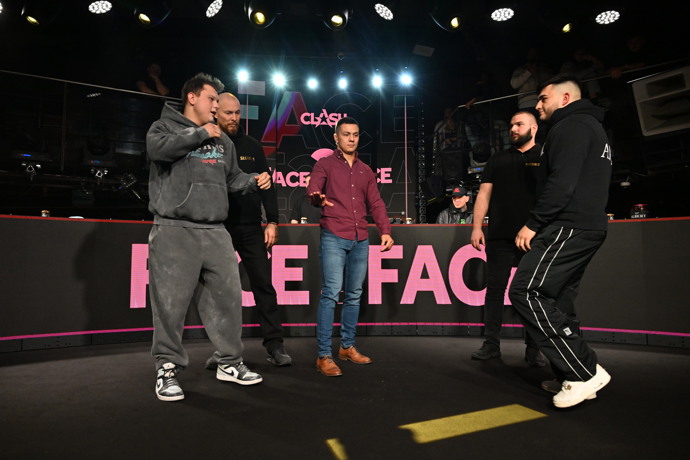 FOTO: Staredown Veselého a Marginy. – stránka 11