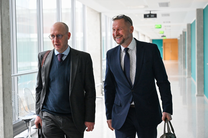 FOTO: Jan Souček u Obvodního soudu pro Prahu 4. – stránka 4