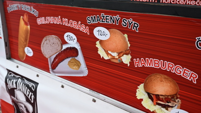 FOTO: Za hamburger necháte necelou stovku.