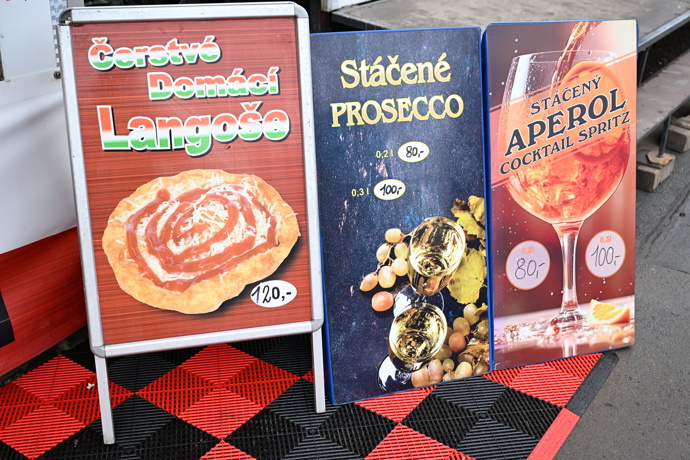 FOTO: Nechybí ani alkoholické nápoje. – stránka 38