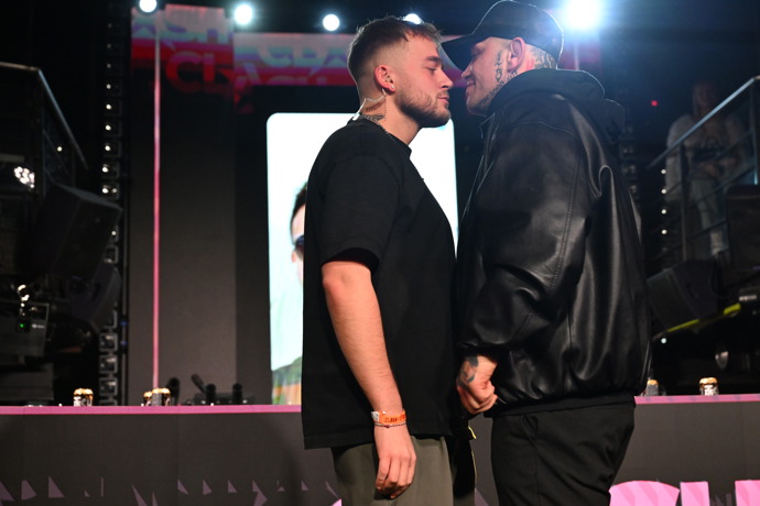 FOTO: Vláďa Kadlec a Vašek Mikulášek si udělali legraci. – stránka 1