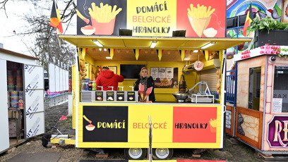 FOTO: Stánek s hranolkami.