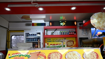 FOTO: Můžete si dát také langoš.